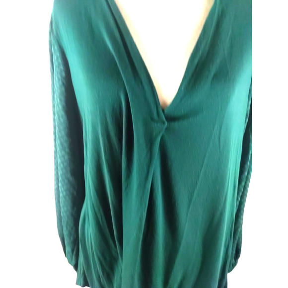 Lane Bryant Women's Long Sleeve V Neck Shirt Size 18/20 Hunter Green - Picture 3 of 9